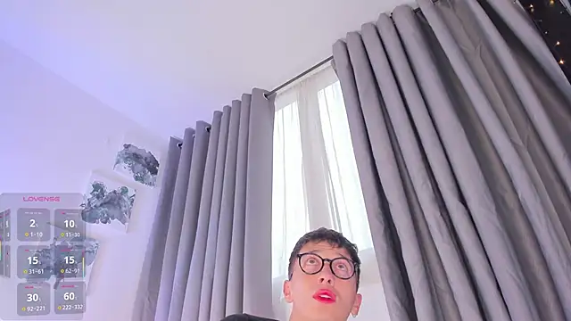 Thiago jones online show from September 17, 9:38 pm