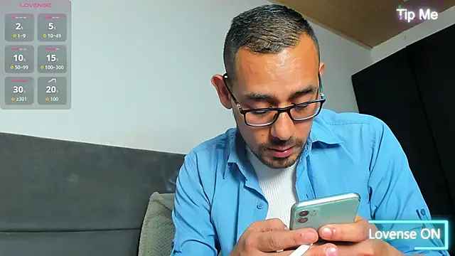 jhonyalzate2 online show from June 17, 1:51 am