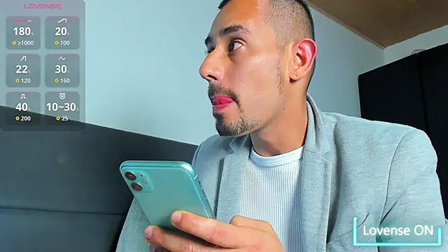 jhonyalzate2 online show from March 11, 4:08 am