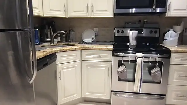 BigGuyMuscle online show from February 1, 7:34 pm