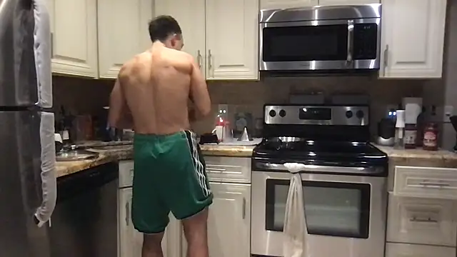 BigGuyMuscle online show from December 18, 3:02 am