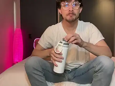 mcklister kinky feets online show from February 16, 9:35 pm