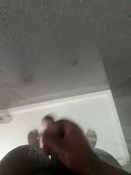 chocolatelongstrokes online show from April 8, 12:15 pm