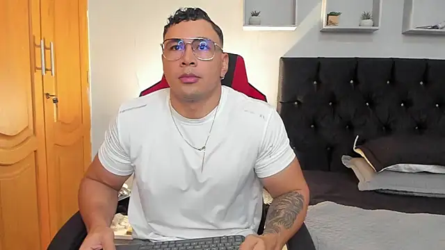 tyler hank01 online show from March 30, 10:55 pm