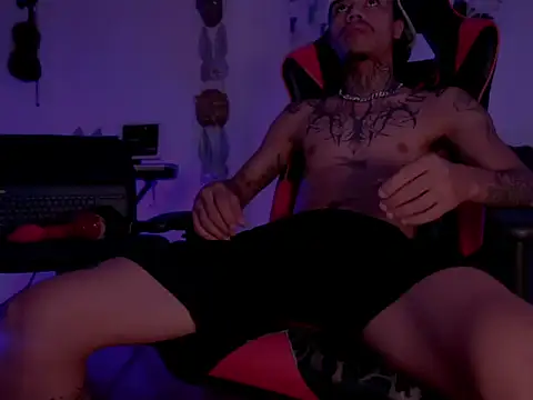 matew rodriguez8 online show from May 2, 2:03 am