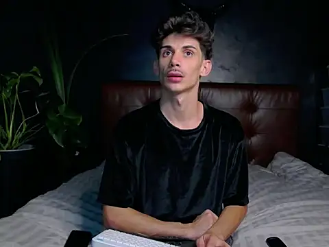 DanielCrush1 online show from October 4, 6:35 pm