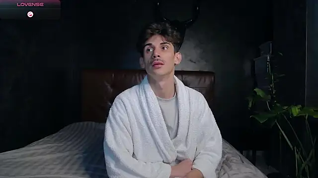 DanielCrush1 online show from November 16, 1:35 pm