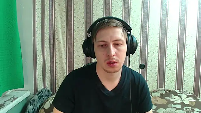 darienlarge online show from October 31, 2:24 am