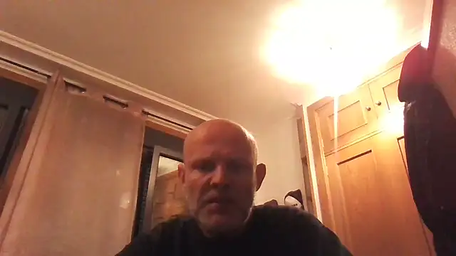 davigochi77bcn online show from December 18, 7:52 pm