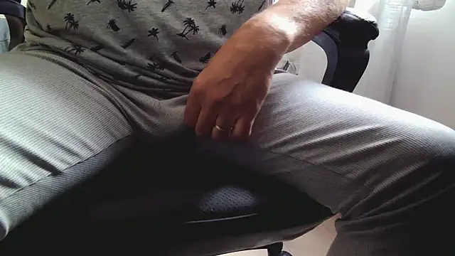 scorviergexh online show from April 13, 11:33 am