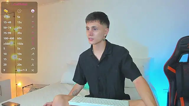 DustinLevine online show from February 26, 11:46 pm