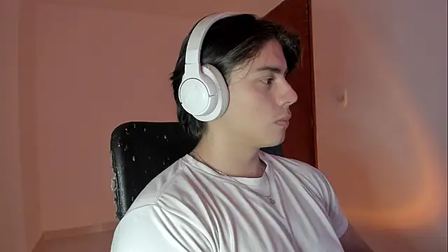 Giordano Russo online show from November 24, 10:00 pm