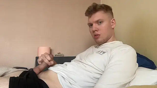 sexybooii6968 online show from April 1, 12:40 pm