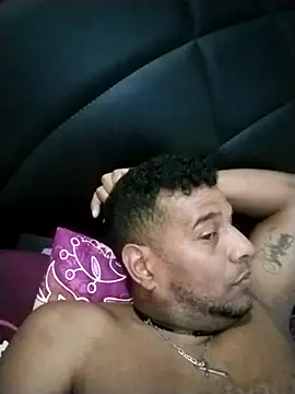 chocolatico1982 online show from November 10, 3:00 am