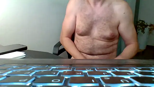 Horney boy86 online show from September 21, 10:10 pm