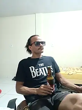 Snapshot of JamesQuaresma chatting on January 18, 3:57 am JamesQuaresma online show from January 18, 3:57 am