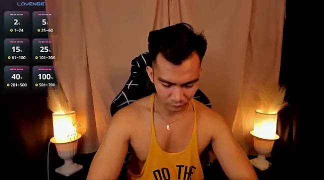 000batman000 online show from February 19, 1:06 pm