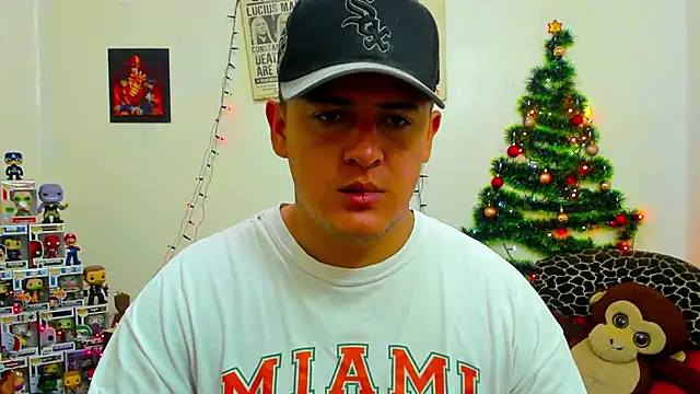 Snapshot of ney_22 chatting on December 2, 2:06 pm ney 22 online show from December 2, 2:06 pm