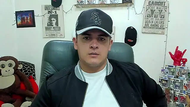 Snapshot of ney_22 chatting on February 15, 1:33 am ney 22 online show from February 15, 1:33 am