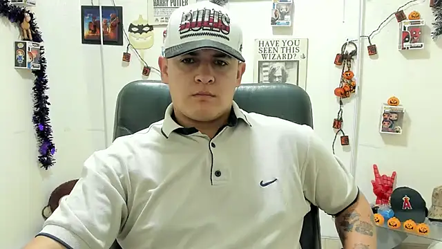 Snapshot of ney_22 chatting on October 17, 11:58 am ney 22 online show from October 17, 11:58 am