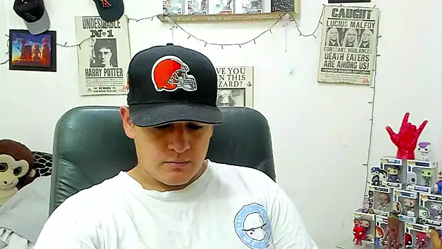 Snapshot of ney_22 chatting on March 21, 2:18 pm ney 22 online show from March 21, 2:18 pm