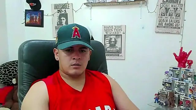 Snapshot of ney_22 chatting on March 7, 10:56 am ney 22 online show from March 7, 10:56 am