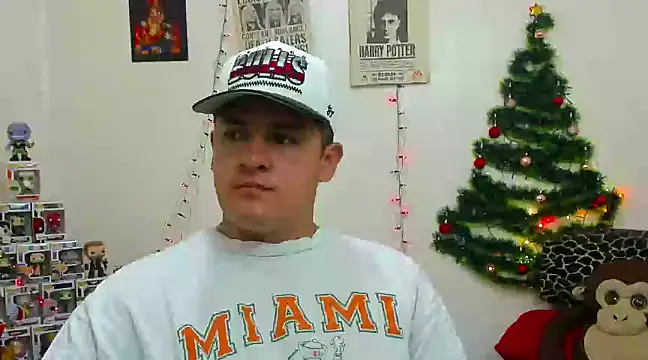 Snapshot of ney_22 chatting on December 9, 2:51 pm ney 22 online show from December 9, 2:51 pm
