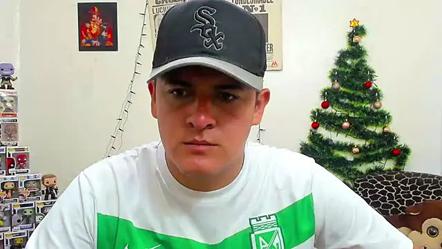 Snapshot of ney_22 chatting on December 16, 1:10 am ney 22 online show from December 16, 1:10 am