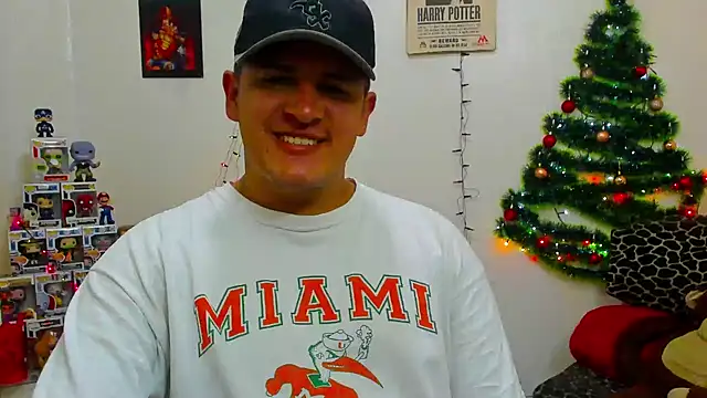 Snapshot of ney_22 chatting on December 3, 4:13 am ney 22 online show from December 3, 4:13 am