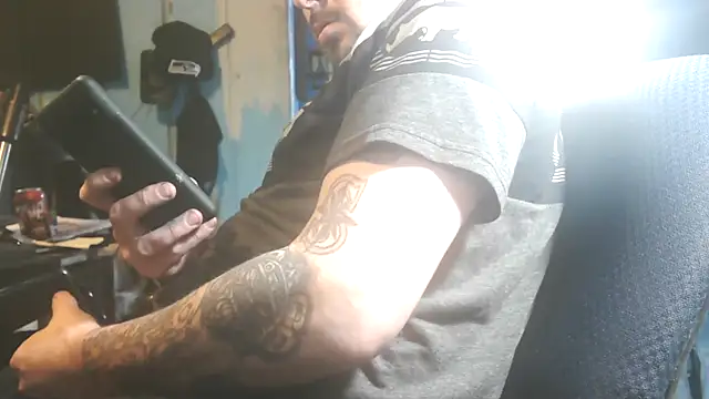 faded206 online show from December 9, 4:40 pm