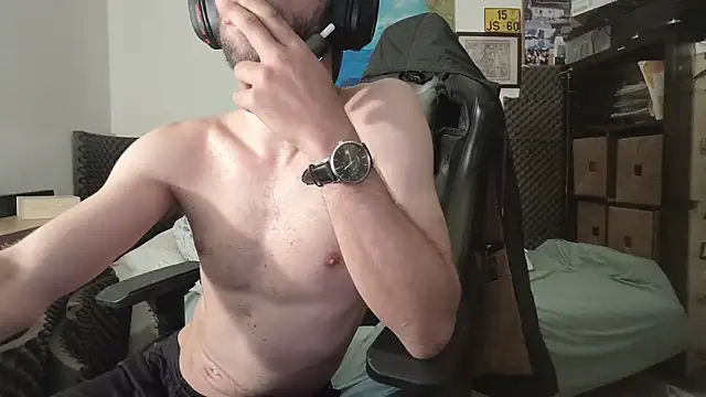MikeLovesex699 online show from May 26, 10:17 pm