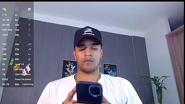 Snapshot of Bigcock_21cm_ chatting on March 15, 7:38 pm Bigcock 21cm  online show from March 15, 7:38 pm