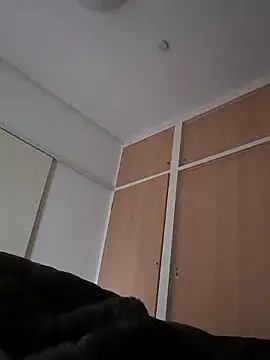 lioncake1221 online show from June 20, 12:48 am