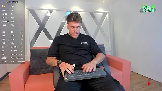 keane lee online show from December 3, 7:44 pm