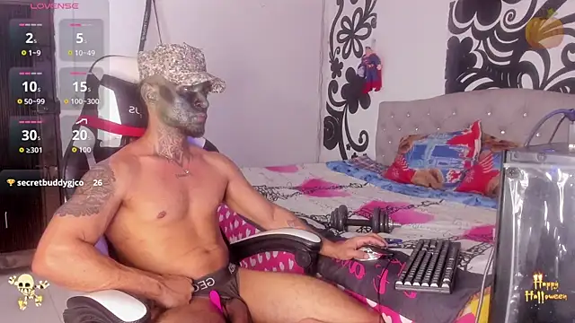 Snapshot of yomo95 chatting on October 31, 11:52 pm yomo95 online show from October 31, 11:52 pm