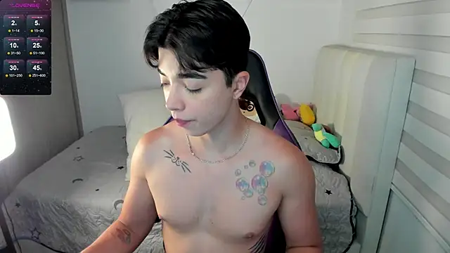 santy7v7 online show from November 9, 1:37 pm