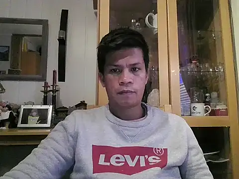 SweetasianHugoxxx online show from November 12, 12:22 pm