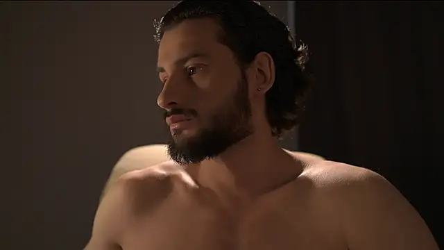 Keen   Luckystrike online show from April 11, 6:31 am