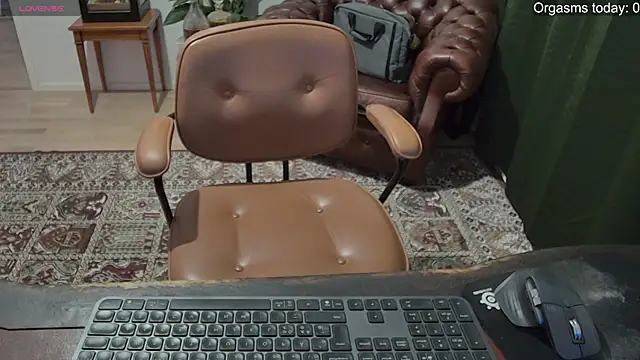 johnnyponny  online show from November 7, 3:04 pm