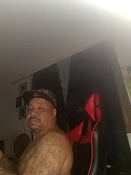 yellowwetfox online show from January 9, 2:01 am