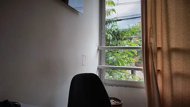 romeolovedark online show from April 2, 9:33 pm