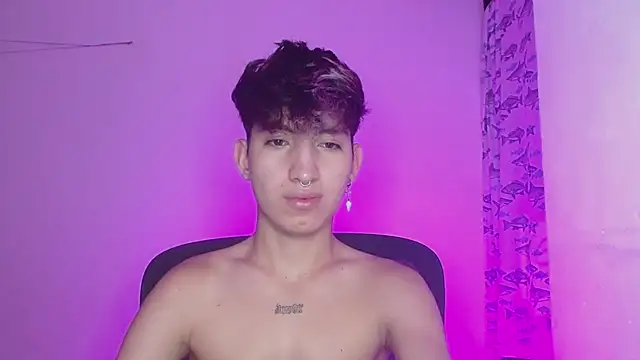 littlextreme online show from February 26, 3:10 am