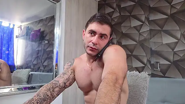 Latino stud4u online show from May 31, 5:23 pm