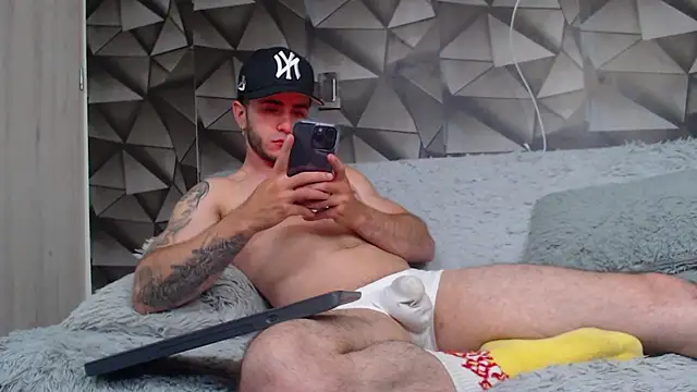 Latino stud4u online show from January 10, 6:07 am