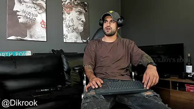 Davevilboy online show from December 4, 1:09 pm