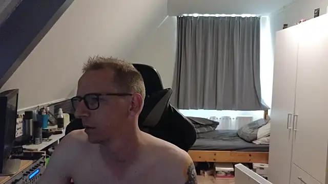 sexmenlion online show from April 23, 5:37 pm