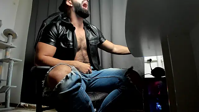 liamaesthetic online show from November 23, 9:09 am