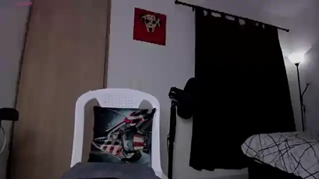 Cloudy pigDude online show from December 19, 6:10 am