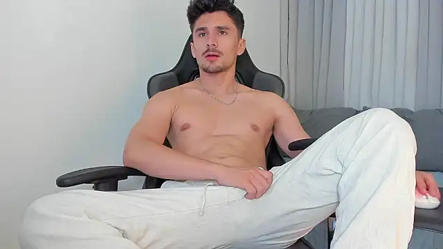 AXEL OWEN online show from March 2, 11:23 pm