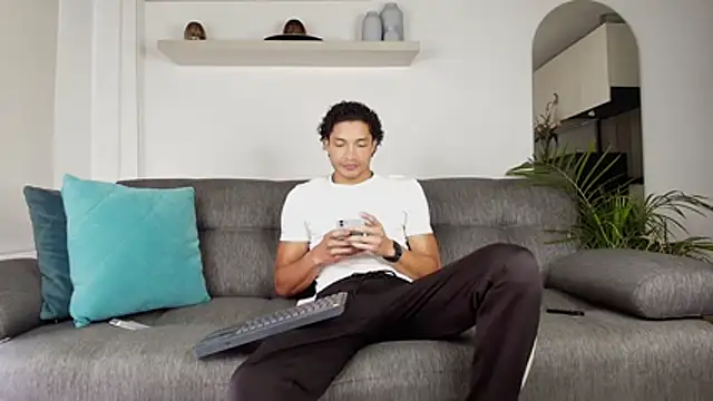 Robyn Miller online show from January 16, 9:50 pm